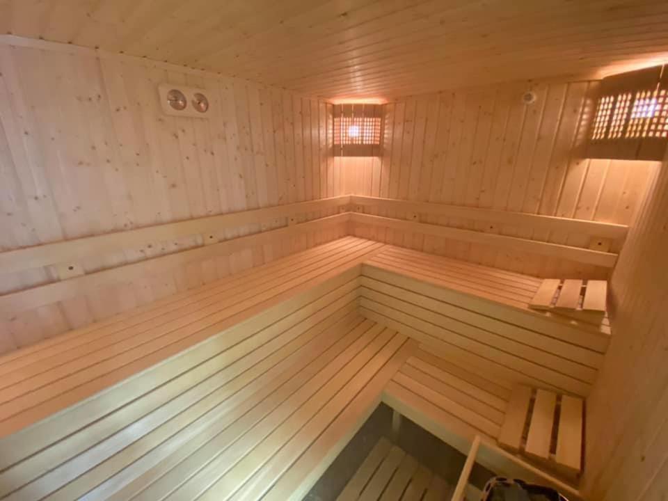 D Villa Минерални Бани Екстериор снимка